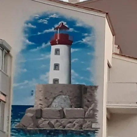 Studio Le Pharo, Plage, Piscine, Centre Port Apartment