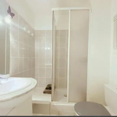 Studio Le Pharo, Plage, Piscine, Centre Port Apartment