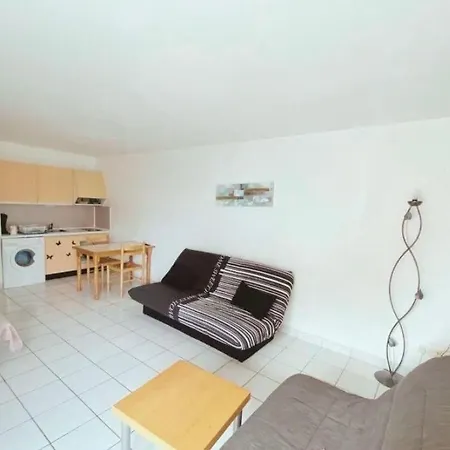 Studio Le Pharo, Plage, Piscine, Centre Port Apartment